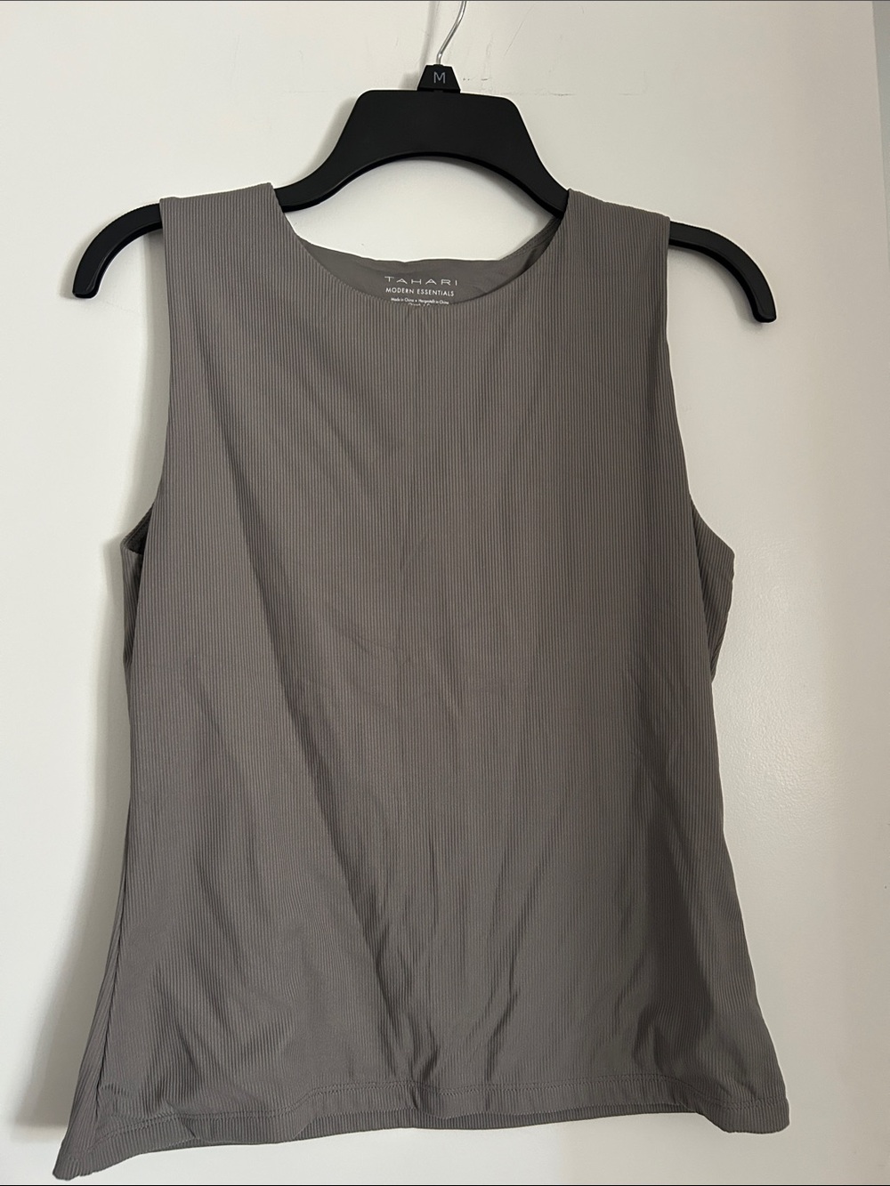 Tahari Sleeveless Ribbed Tank Top in Gray